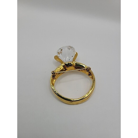 Vintage Brooch Pin Ring Shape Gold Tone Crystals Jewelry Costume - Picture 7 of 10